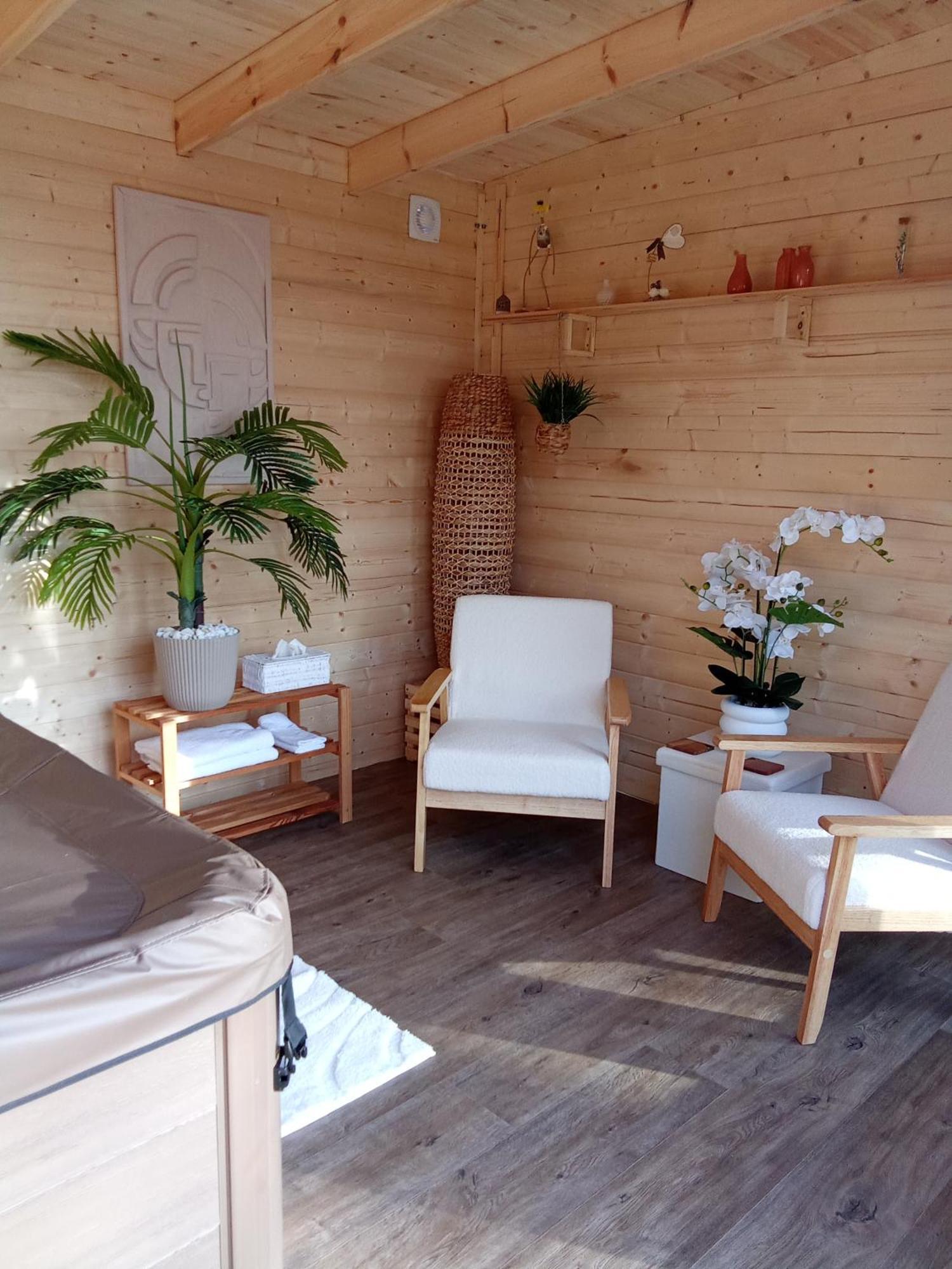 Lapausedegout Piscine Chambres Climatisees Jacuzzi Terrasse Lachapelle-Auzac Exterior photo